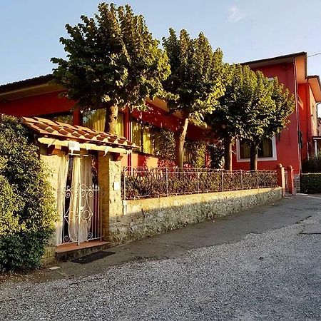 Al Borgo Bed & Breakfast Лука Екстериор снимка
